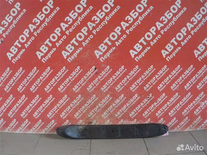 Накладка подножки задняя правая Mitsubishi L200 KB