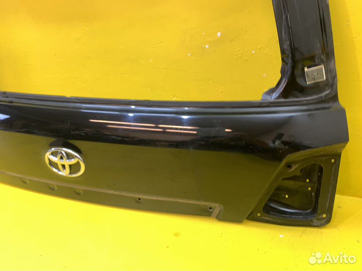 Коышка багажника toyota land cruiser 200