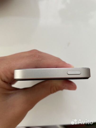 Телефон iPhone 5se