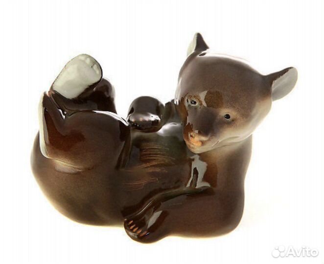 Скульптура новая фарфоровая Медвежонок лежащий ифз