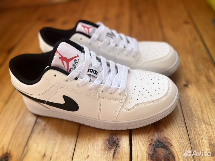 Кроссовки nike белые