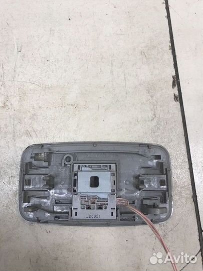 Плафон внутреннего освещения Toyota Camry