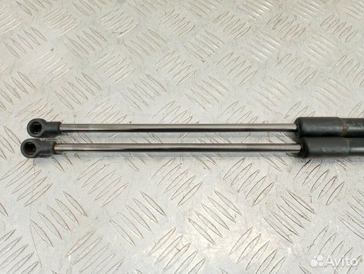 Амортизатор двери багажника Nissan Qashqai J10