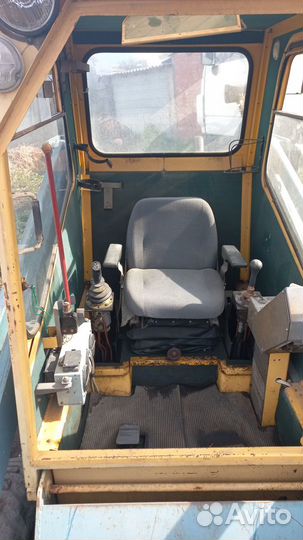 Мини-погрузчик Уралвагонзавод ПУМ-1000, 2003