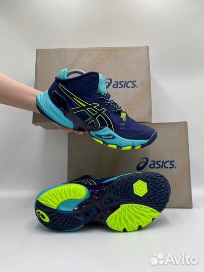 Кроссовки asics