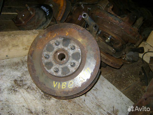 Кулак передний правый Понтиак Вайб Pontiac Vibe