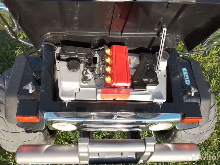 Детская машина на аккумуляторе PEG perego