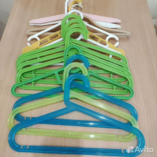 Вешалки плечики деревянные