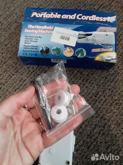 Машинка новая швейная компактная ручная