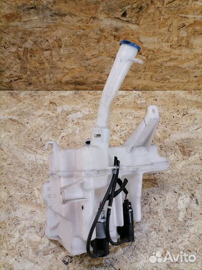 Бачок омывателя Toyota Avensis 3 T27