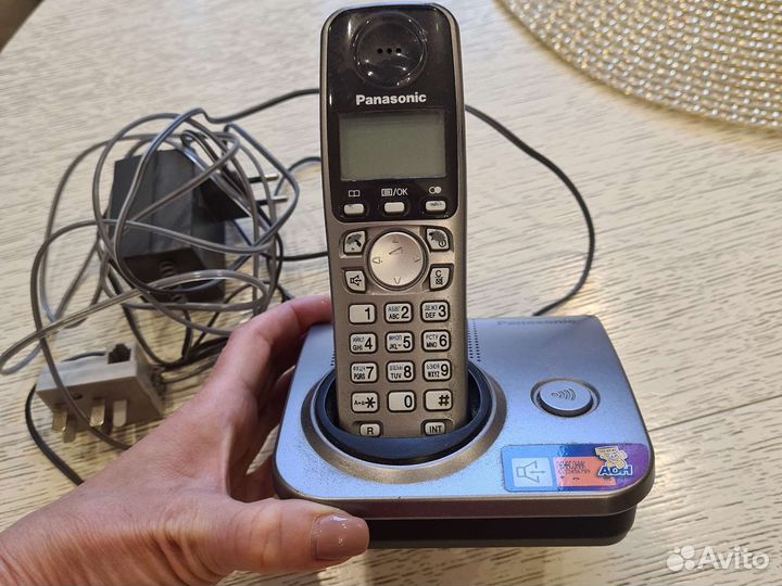 Беспроводной телефон Panasonic KX-tg7205ru