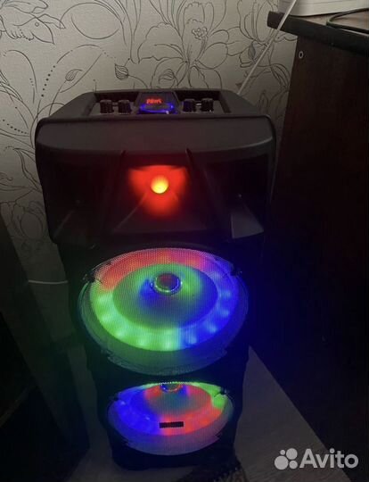 Мощная Bluetooth колонка 8210