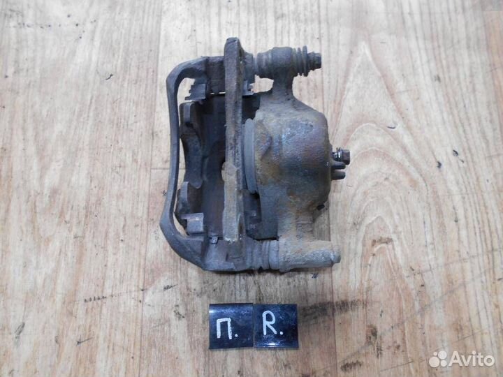 Суппорт передний правый Hyundai Accent I 1994-2000