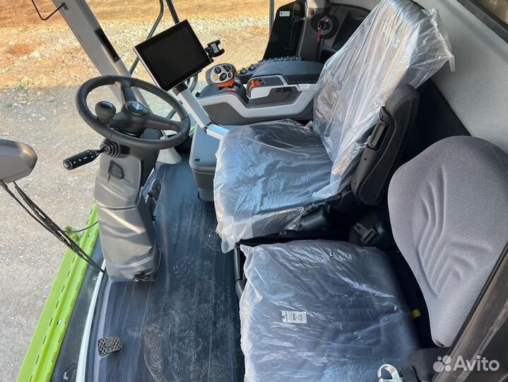 Комбайн Claas Lexion, 2023