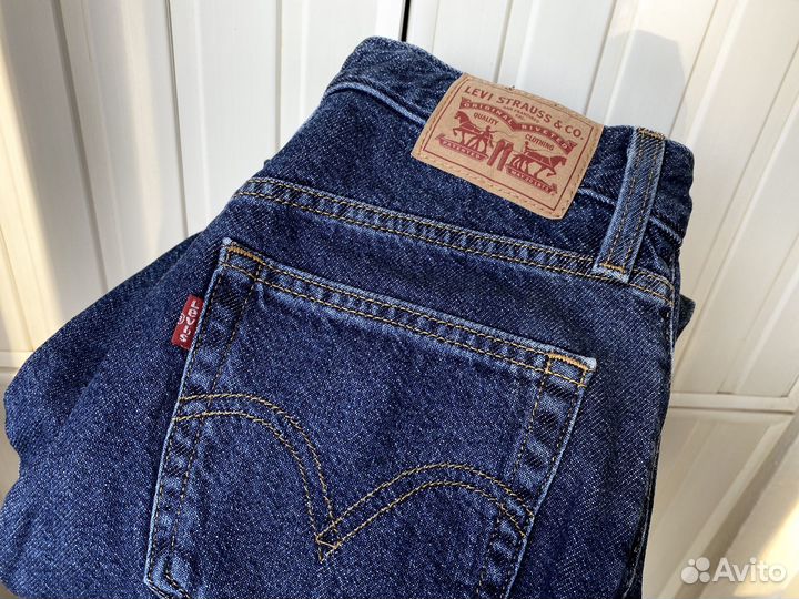Джинсы Levis Mom