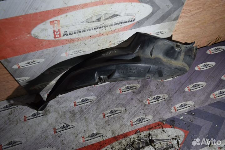 Подкрылок перед право c Nissan Presage TU31 QR25DE