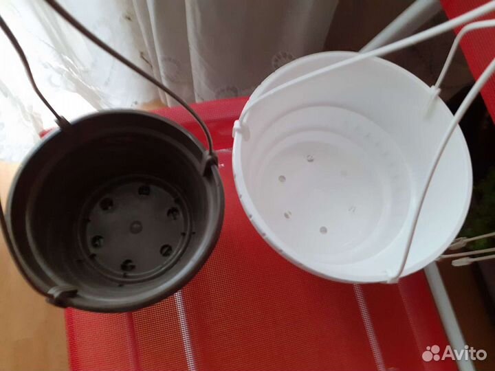 Кашпо подвесные, 2 новые и 2 б/у