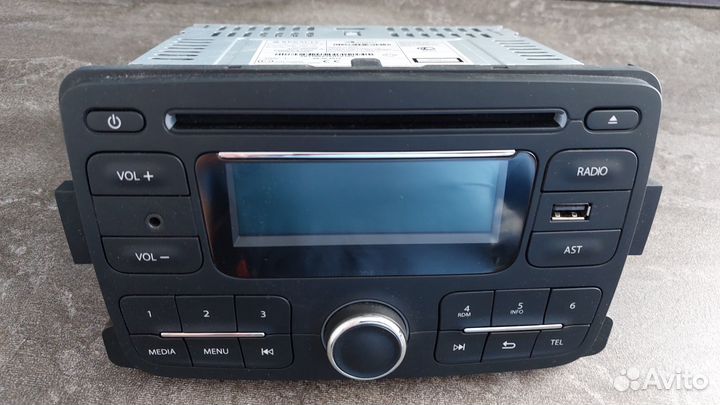 Штатная магнитола Renault Duster