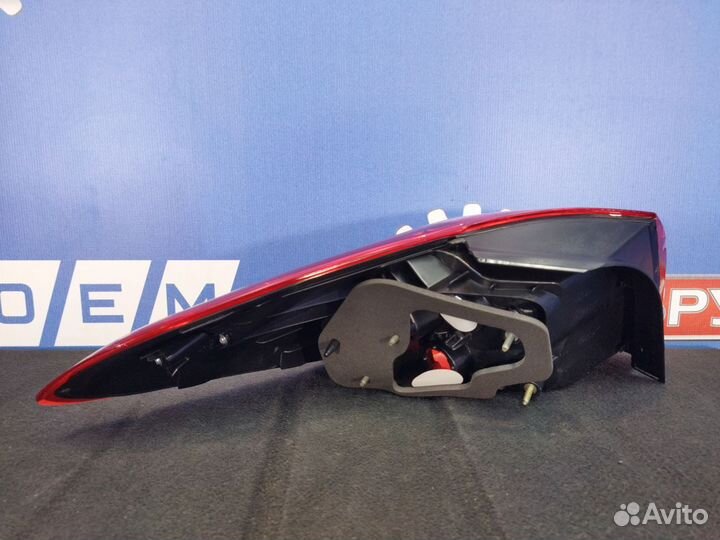 Фонарь правый внешний Cerato 3