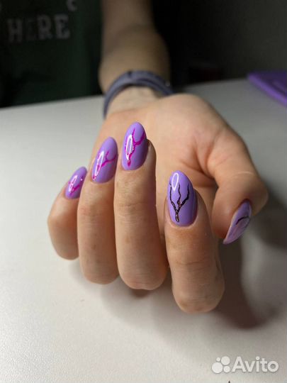 Модель на маникюр