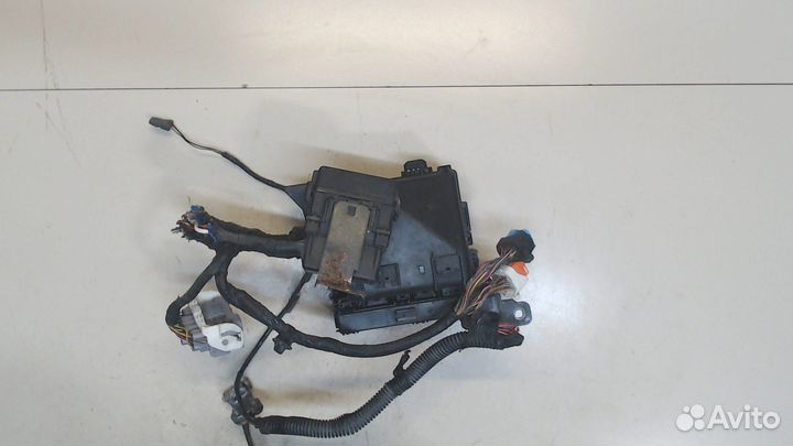 Блок предохранителей Mitsubishi Galant, 2004