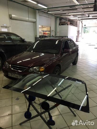 Лобовое стекло Kia Spectra / Shuma / Sephia