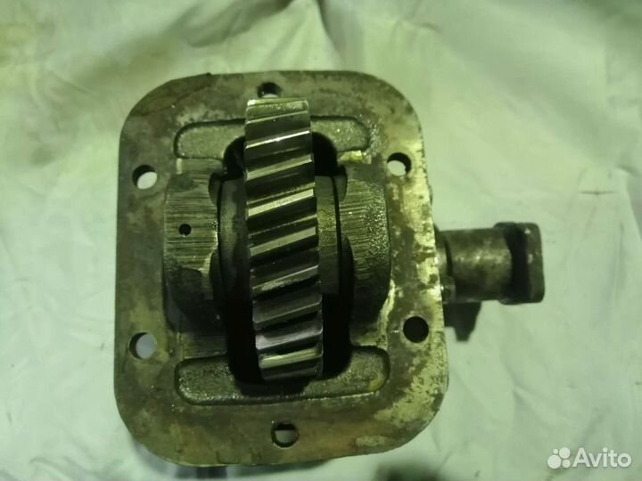 Ком исузу эльф isuzu elf(коробка отбора мощности)