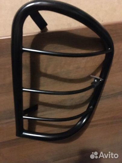 Накладки на задние фонари RAV4 новые