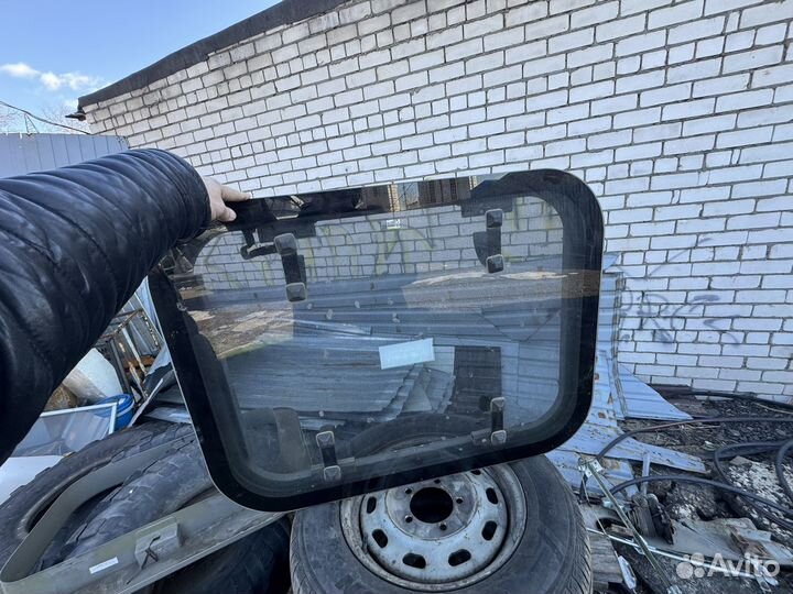 Люк на крышу автобуса