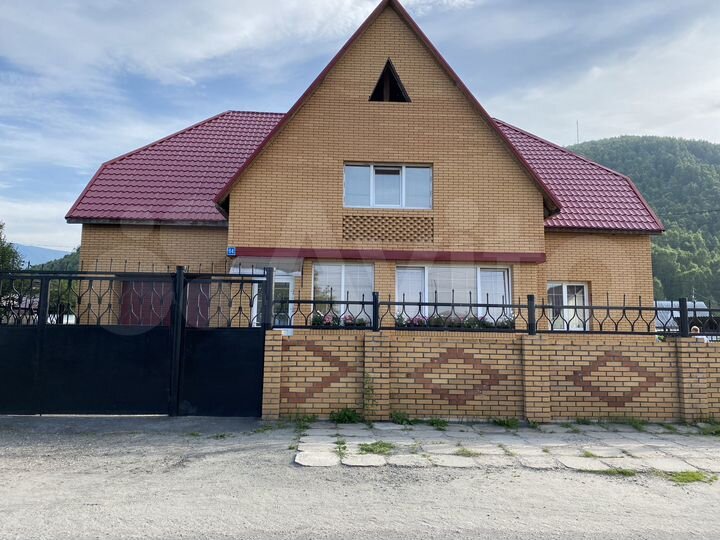 Коттедж 266,8 м² на участке 10,34 га