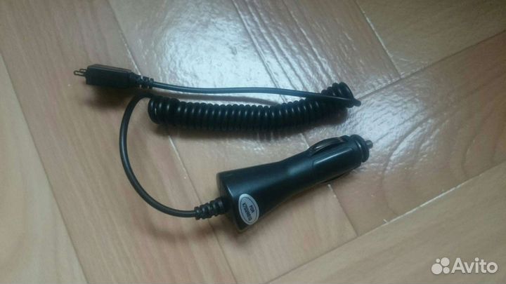 Автозарядка Sony Ericsson