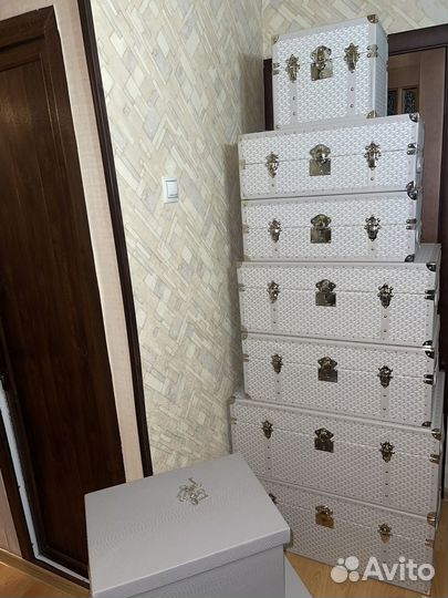 Чемоданы свадебные продаю