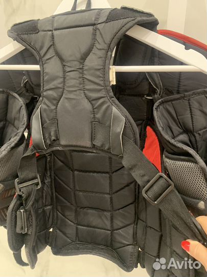 Нагрудник хоккейный вратарский jr