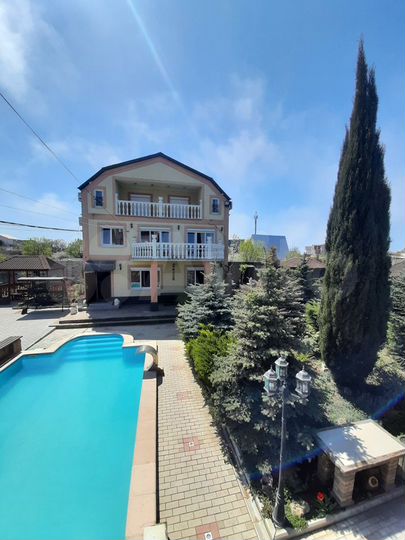 Комната 50 м², 1/3 эт.