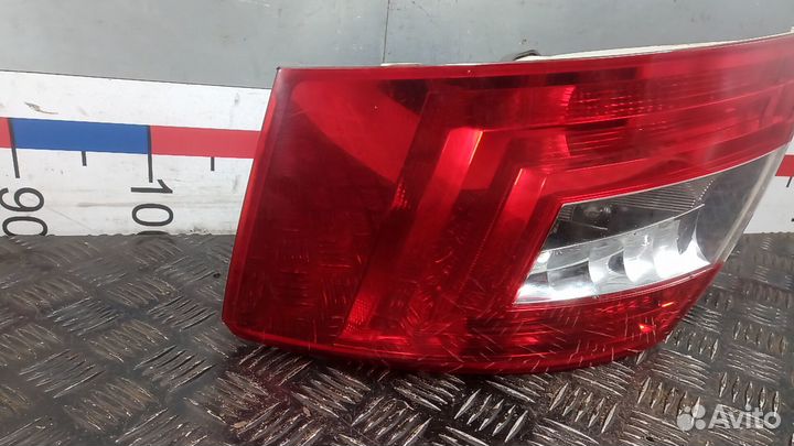 Фонарь задний левый Skoda Octavia