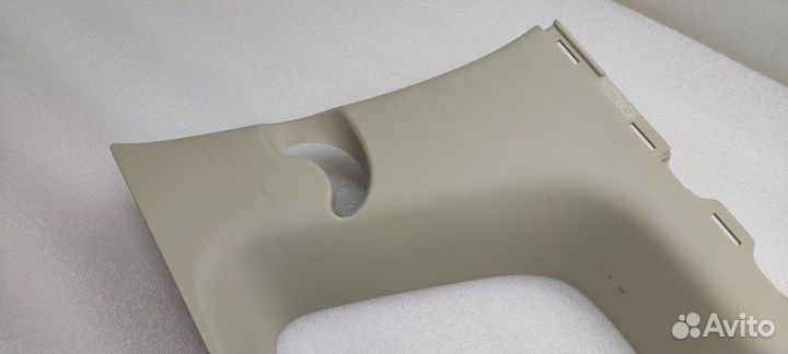 Обшивка стойки задняя левая Mitsubishi Outlander