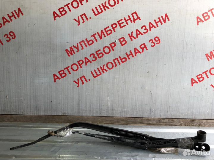 Поводки дворников стеклоочистителей Ланцер 10