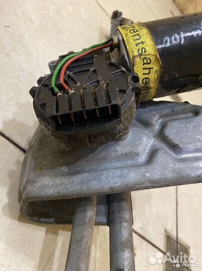 Моторчик дворников Audi 100