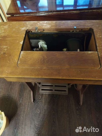 Швейная машинка ножная СССР