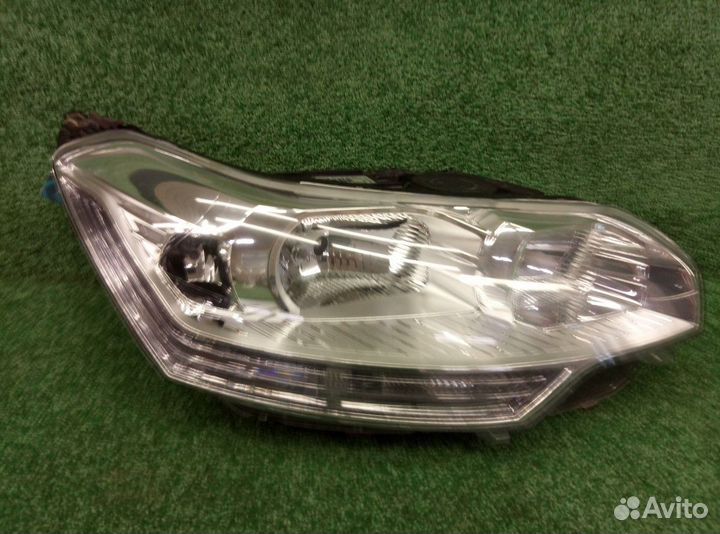Фара правая Citroen C5 2 2008-н.в. 9672694080