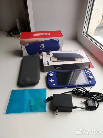 Приставка Nintendo Switch lite синий