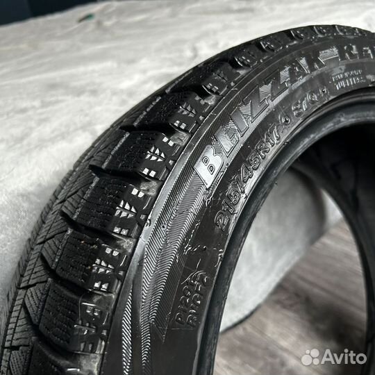 Bridgestone Blizzak Revo 696 215/45 R17