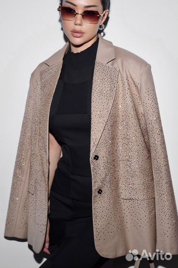 Пиджак в камнях женский