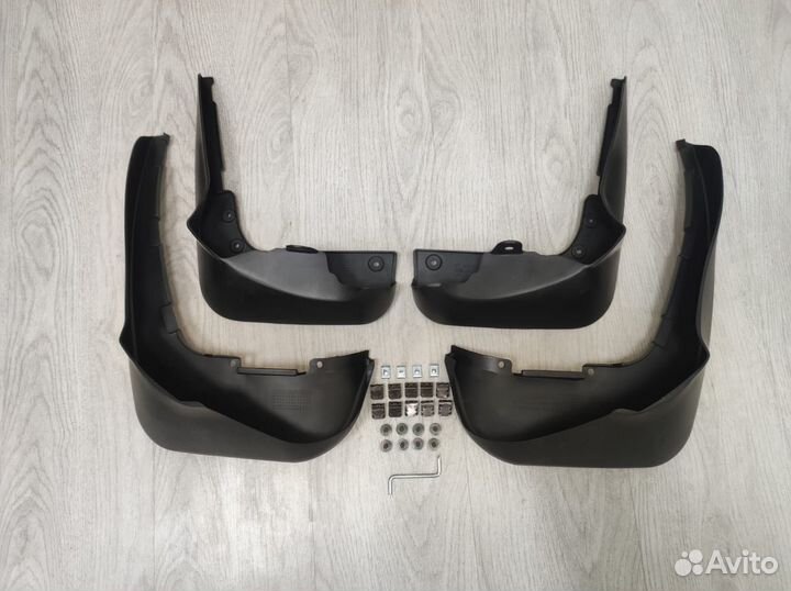 Брызговики Mercedes-Benz R-class 2006-2017