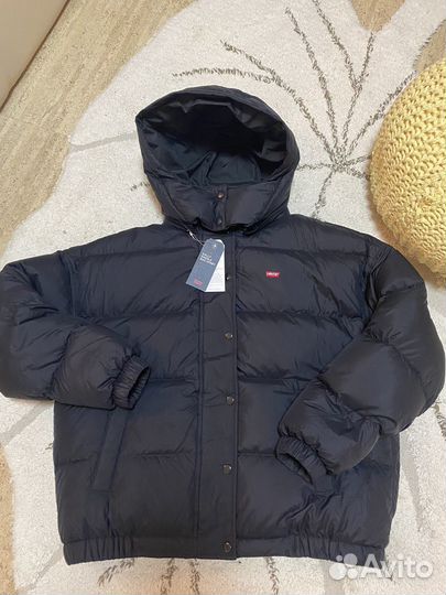 Пуховик женский levis оригинал новый L