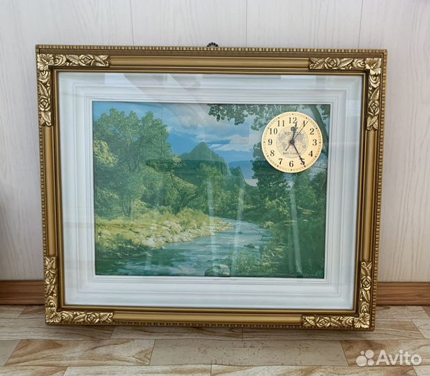 Часы настенные с картиной