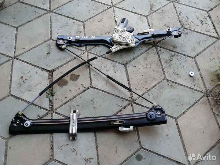 Стеклоподъемник передний левый BMW X5 E70