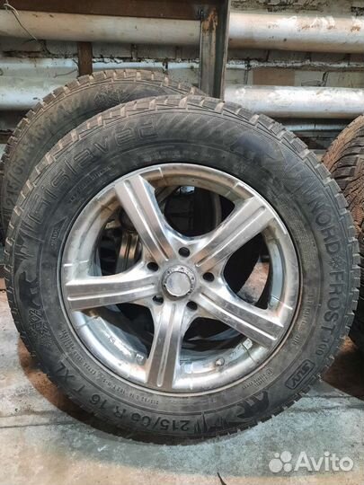 Зимняя резина 215 65 r16