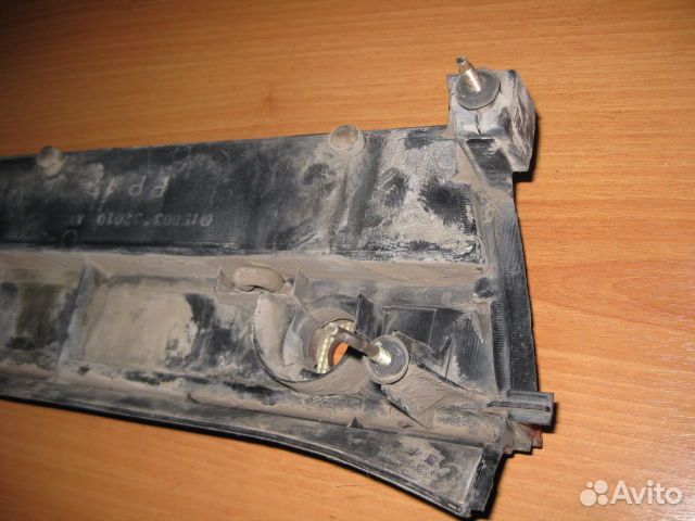 Вставка в крышку багажника Toyota Vista (90-94 год