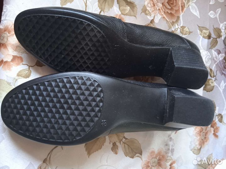 Туфли женские 38 размер новые